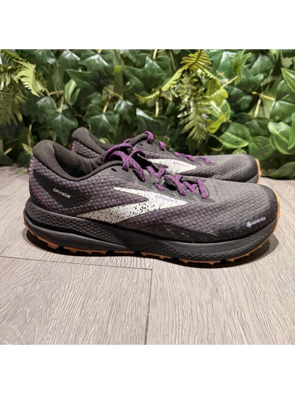Brooks Divide 4 Women's 9 B Blackened Pearl GTX GTS Running Gym 1203931B073